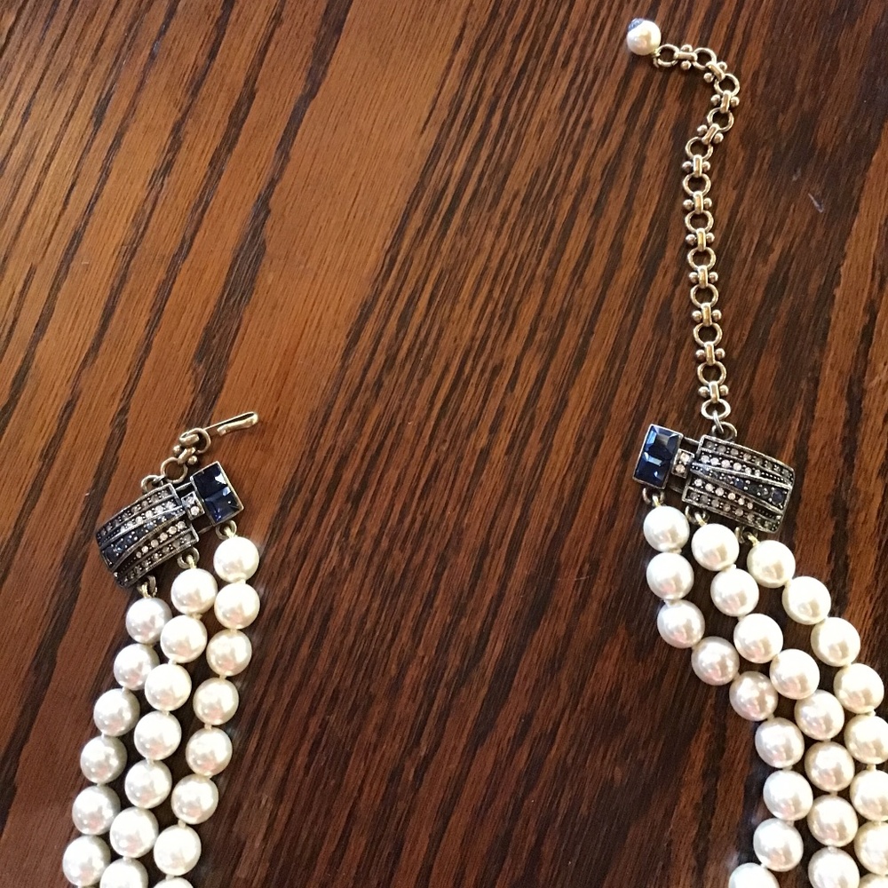 Triple strand white pearl necklace - Picture 4 of 5